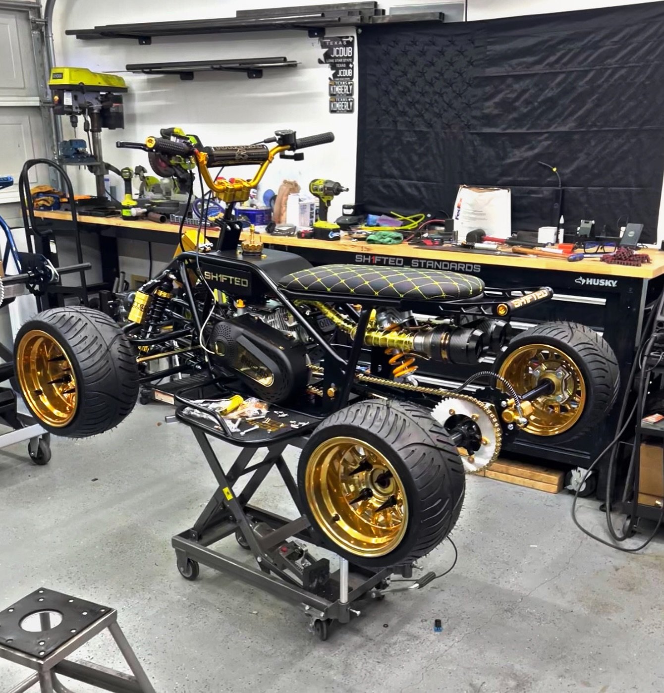 Mini Quad (Black/Gold) - Image 2