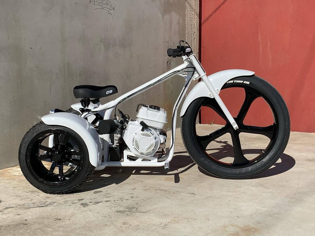 Big Front Wheeler (White Knight)